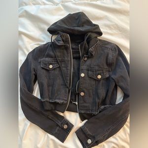 Denim jacket w/ attached black hoodie
#jacket #denim